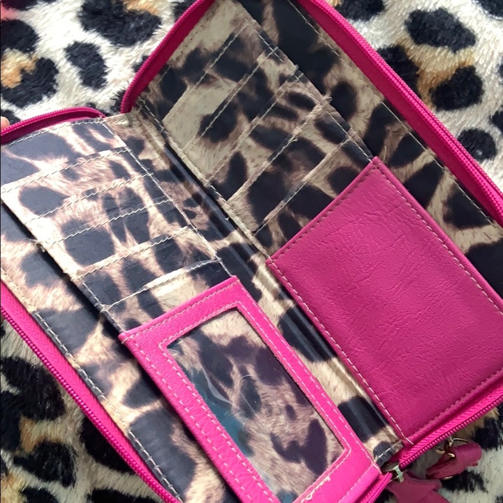 Jessica Simpson Wallet - Picture 3 of 3